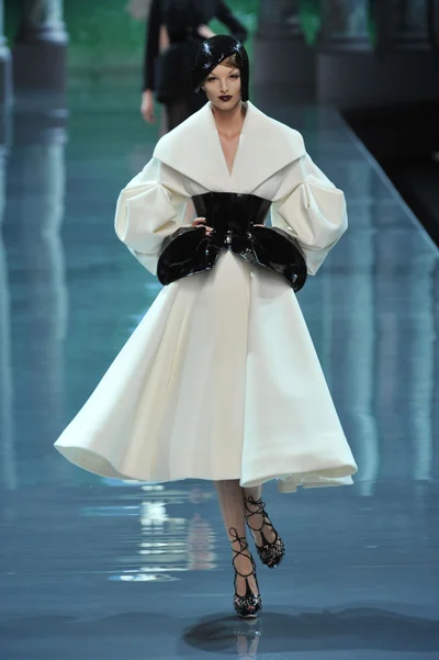 Look 1